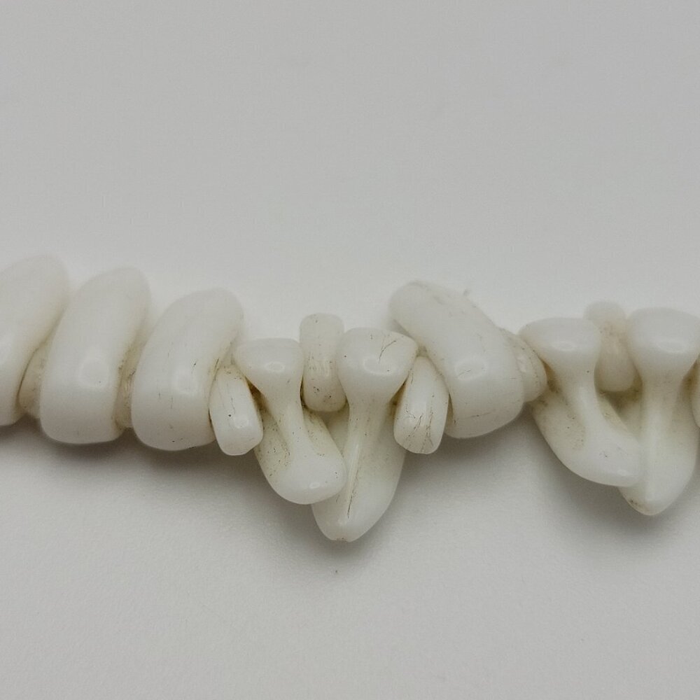 Vintage White Milk Glass Spike Beaded Tribal Choker Necklace 16.5 In Hook Clasp - Picture 3 of 6